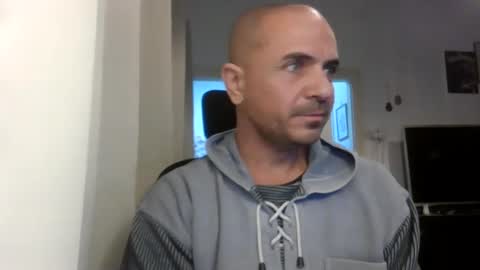 Snapshot of emmagold123 chatting on 02/22/25, 06:08 Ariel online show from 02/22/25, 06:08