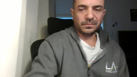 Snapshot of emmagold123 chatting on 02/26/25, 03:32 Ariel online show from 02/26/25, 03:32