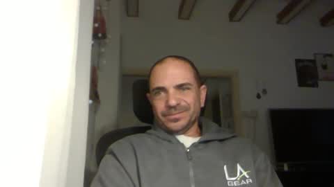 Snapshot of emmagold123 chatting on 03/05/25, 04:13 Ariel online show from 03/05/25, 04:13