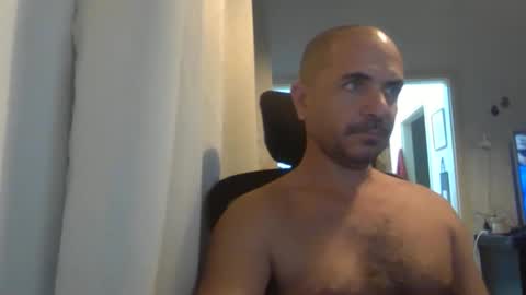 Snapshot of emmagold123 chatting on 09/20/25, 08:10 Ariel online show from 09/20/25, 08:10