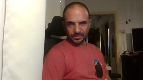 Snapshot of emmagold123 chatting on 10/04/25, 08:40 Ariel online show from 10/04/25, 08:40