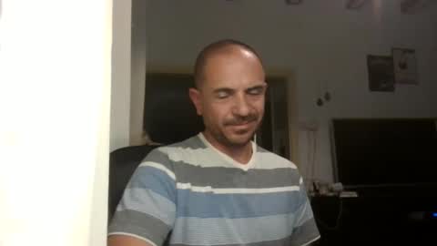 Snapshot of emmagold123 chatting on 10/20/25, 04:40 Ariel online show from 10/20/25, 04:40