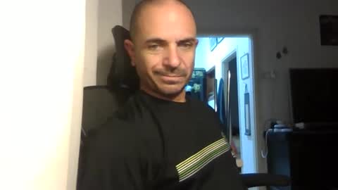 Snapshot of emmagold123 chatting on 11/03/25, 05:36 Ariel online show from 11/03/25, 05:36