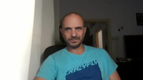 Snapshot of emmagold123 chatting on 11/15/25, 06:55 Ariel online show from 11/15/25, 06:55