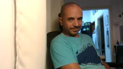 Snapshot of emmagold123 chatting on 11/15/25, 08:16 Ariel online show from 11/15/25, 08:16