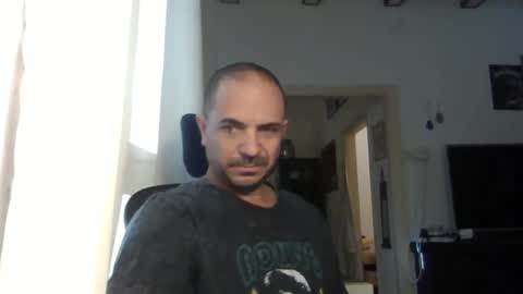 Snapshot of emmagold123 chatting on 11/22/25, 06:01 Ariel online show from 11/22/25, 06:01