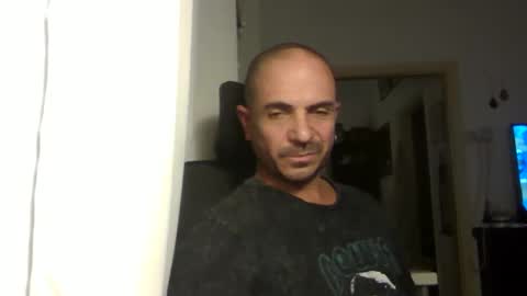 Snapshot of emmagold123 chatting on 11/30/25, 10:03 Ariel online show from 11/30/25, 10:03