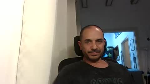 Snapshot of emmagold123 chatting on 12/04/25, 07:00 Ariel online show from 12/04/25, 07:00