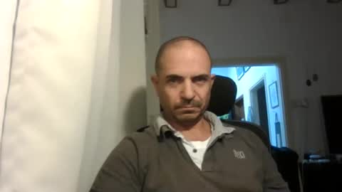 Snapshot of emmagold123 chatting on 12/15/25, 03:38 Ariel online show from 12/15/25, 03:38