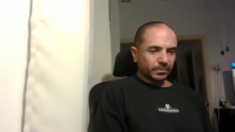 Snapshot of emmagold123 chatting on 12/21/25, 09:00 Ariel online show from 12/21/25, 09:00