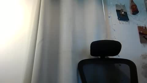 Snapshot of emmagold123 chatting on 03/11/26, 10:43 Ariel online show from 03/11/26, 10:43