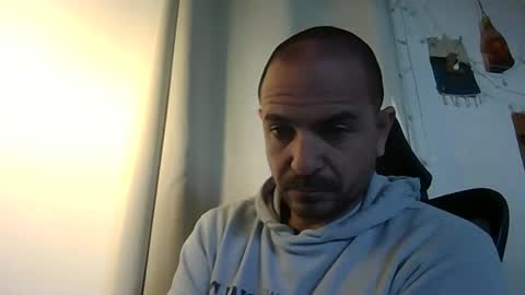 Snapshot of emmagold123 chatting on 04/12/26, 05:45 Ariel online show from 04/12/26, 05:45