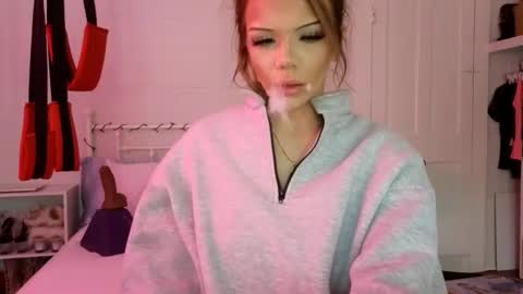 Snapshot of emmagray01 chatting on 01/12/25, 09:29 emmagray01 online show from 01/12/25, 09:29