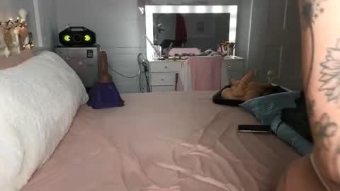 Snapshot of emmagray01 chatting on 02/02/25, 11:30 emmagray01 online show from 02/02/25, 11:30