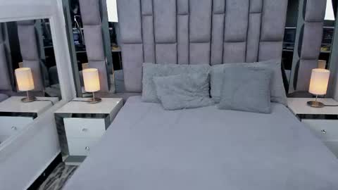 EMMA HILL online show from 12/02/25, 04:35