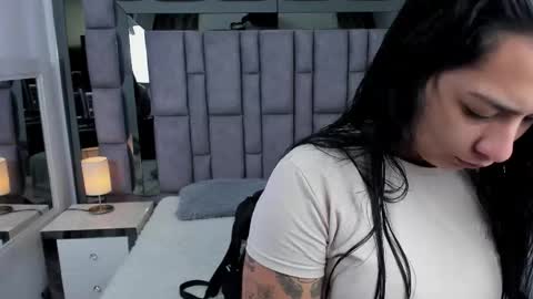 EMMA HILL online show from 12/16/25, 11:04