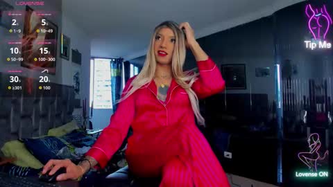 Snapshot of emmahills_sex chatting on 02/23/26, 12:57 Emma online show from 02/23/26, 12:57