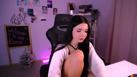 Emma online show from 12/18/24, 01:23