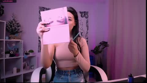 Emma online show from 01/19/25, 02:47