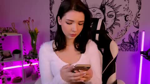 Emma online show from 03/11/25, 04:54