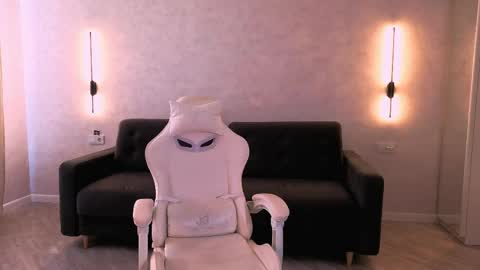 Emma online show from 04/03/26, 06:22