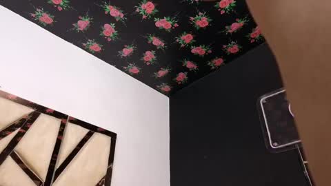 Snapshot of emmalee_a chatting on 02/07/25, 01:32 Emma online show from 02/07/25, 01:32