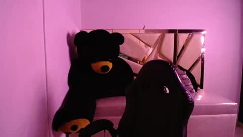 Snapshot of emmalee_a chatting on 02/08/25, 10:39 Emma online show from 02/08/25, 10:39