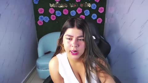 Snapshot of emmalee_a chatting on 02/28/25, 10:41 Emma online show from 02/28/25, 10:41