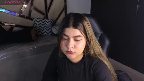 Snapshot of emmalee_a chatting on 03/12/25, 10:37 Emma online show from 03/12/25, 10:37