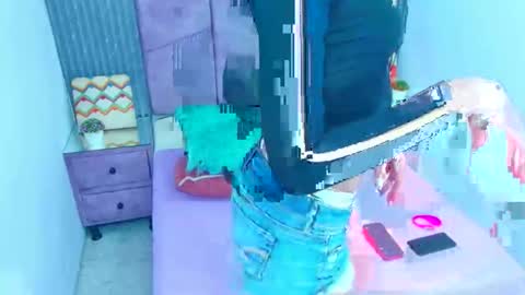 emmaLogge online show from 12/13/25, 08:47