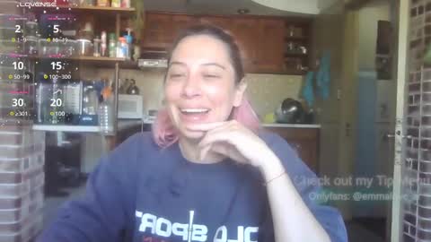 Snapshot of emmalove_ar chatting on 12/03/24, 06:28 emmalove_ar online show from 12/03/24, 06:28