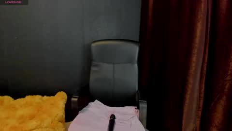 Snapshot of emmamaturre chatting on 03/09/25, 02:29 Emma online show from 03/09/25, 02:29