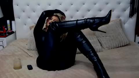 Emma Mavis online show from 04/10/26, 07:35