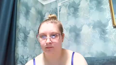 Snapshot of emmamelody944534 chatting on 06/02/26, 05:15 emmamelody online show from 06/02/26, 05:15