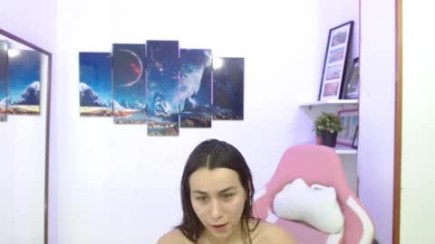 Snapshot of emmamyers_ chatting on 02/26/25, 04:36 Emma  online show from 02/26/25, 04:36