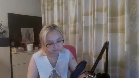 Snapshot of emmanoir_ chatting on 02/27/25, 04:10 emmanoir_ online show from 02/27/25, 04:10