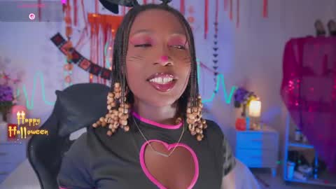 Snapshot of emmasanzoficial chatting on 11/01/25, 03:08 Sara online show from 11/01/25, 03:08