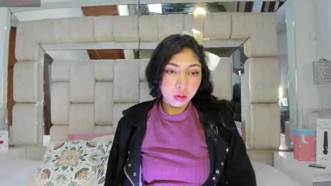 Emma online show from 11/18/25, 12:20