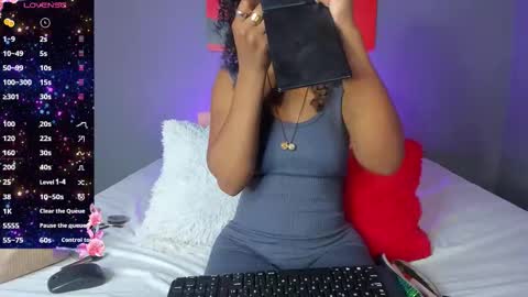 Snapshot of emmasmith06 chatting on 11/27/25, 04:31 Emma online show from 11/27/25, 04:31