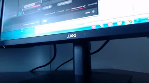 Snapshot of emmastward chatting on 02/27/25, 10:26 Emma online show from 02/27/25, 10:26