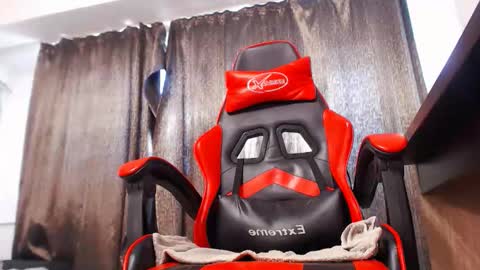 Snapshot of emmastward chatting on 09/16/25, 06:25 Emma online show from 09/16/25, 06:25