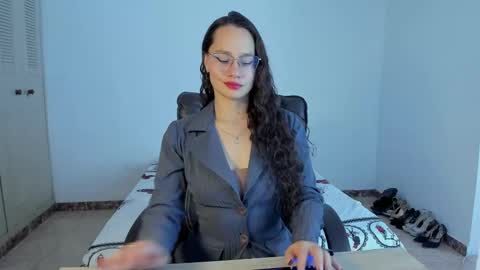 Emma Torres online show from 03/12/25, 08:41