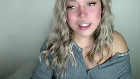 Snapshot of emmawatsoons chatting on 09/27/25, 10:59 YourDreamGirl Emma online show from 09/27/25, 10:59