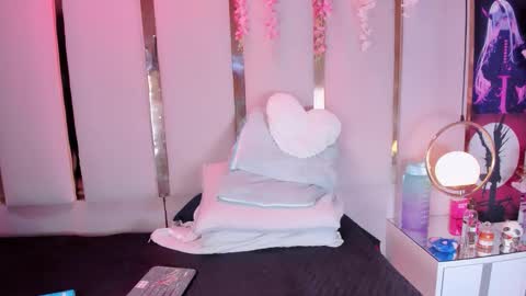 emmawilliams_2 online show from 03/02/26, 07:15