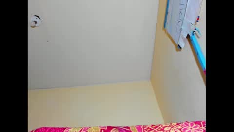 hi im emmalina welcome to your happy place online show from 01/13/25, 09:52