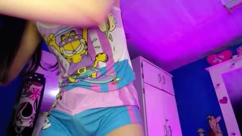 Snapshot of emmaxx7 chatting on 10/16/25, 03:13 Emma online show from 10/16/25, 03:13