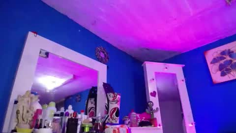 Emma  online show from 11/21/25, 02:49