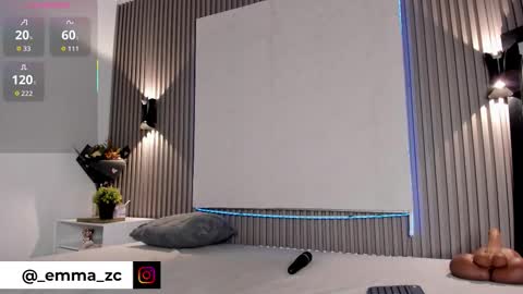 emmazc_ online show from 11/25/25, 08:20