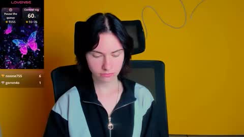 Snapshot of emmi_rossum chatting on 05/11/26, 02:45 Emmi online show from 05/11/26, 02:45