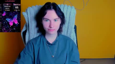 Snapshot of emmi_rossum chatting on 05/13/26, 05:38 Emmi online show from 05/13/26, 05:38